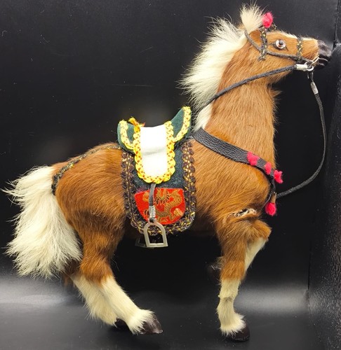 Vintage horse figurine - horse,