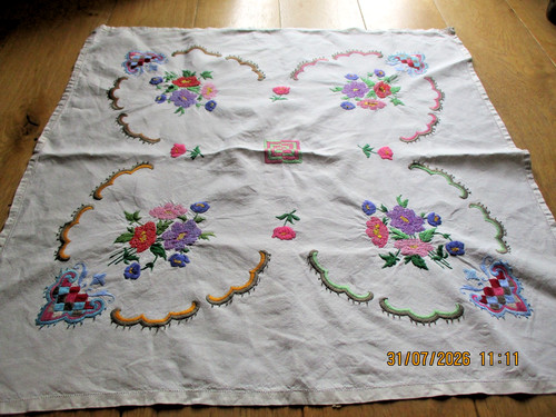 Vintage tablecloth pretty - vintage,