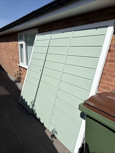 Bifold green garage - bifold,