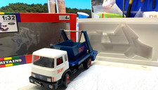 BRITAINS.FARM.1:32.FORD IVECO.CARGO.SKIP LORRY.WITH SKIP.TRUCK.INSTRUCTIONS.BOX