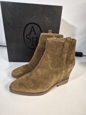 Size 7 women's suede Ash