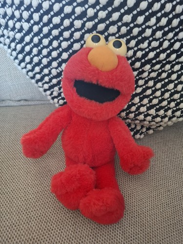 Sesame street elmo plushy - sesame,