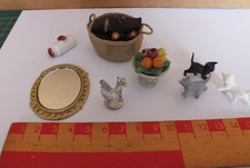 VINTAGE DOLLS HOUSE MINIATURES  (BB)