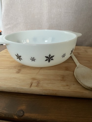 Jaj pyrex snowflake milk glass - jaj,