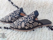 Moroccan babouche embroidered