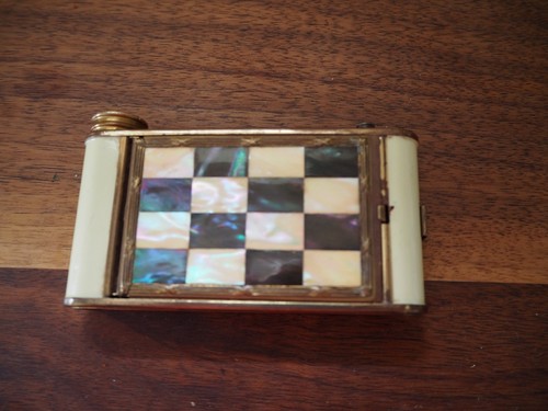 Vintage camera shaped powder