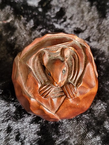 Netsuke signed boxwood - netsuke,