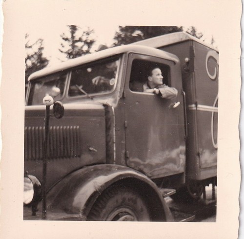 Photo man truck circa - -, in