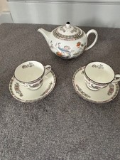 Wedgwood Bone China Kutani Crane Teapot and 2 x Tea Cup and Saucer