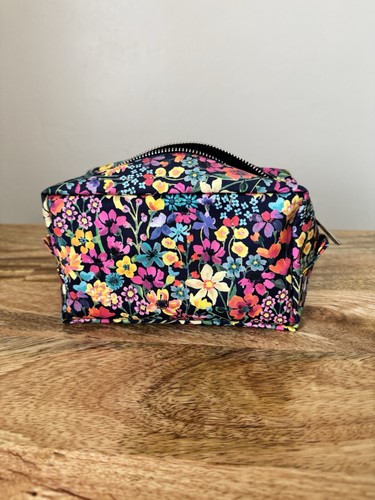 Liberty small wash bag - wash, in