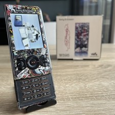 Sony Ericsson W595 Ed Hardy