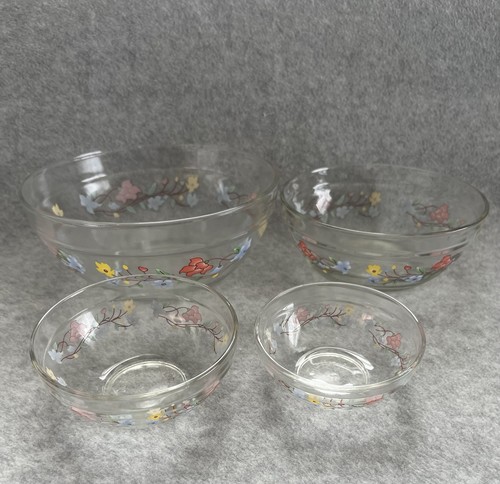 Vintage glass nesting bowls - 4x,