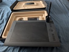 Wacom Intuos Pro Medium Graphics Tablet PTH-651 with Pen Touch Original Box