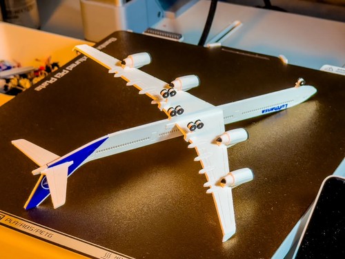 Airbus a340 600 - a340-600, printed