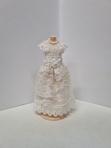 Dolls house miniatures - dolls,