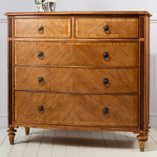 Walnut chest drawers - of,