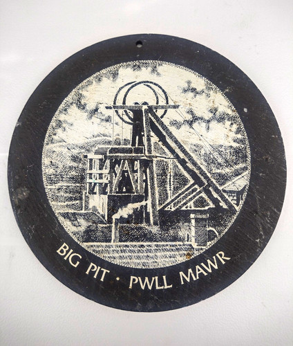 Vintage round slate sign - round,