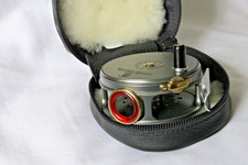 NEW HARDY 1912 PERFECT 2 7/8 RED AGATE RHW REEL IN HARDY POUCH MADE IN ENGLAND