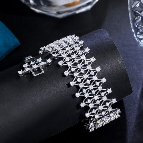 Brilliant cubic zirconia - brilliant,