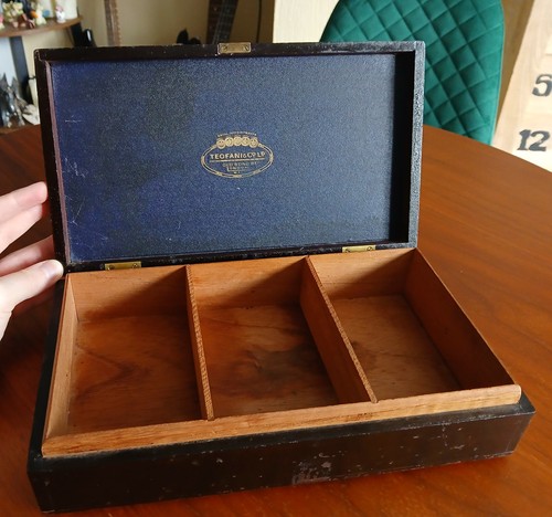 Vintage teofani co - vintage, wooden