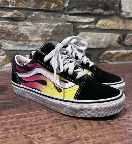 Vans flames off - wall, old