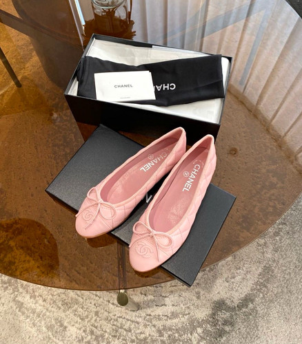 Chanel pink quilted leather - pink,