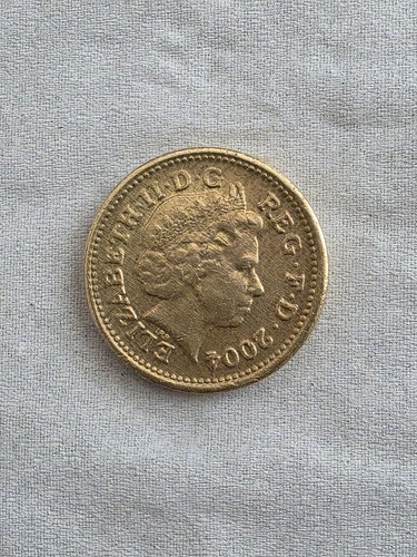 2004 one pound - £1,