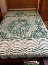 Vintage double candlewick / chenille textured counterpane / bedspread green