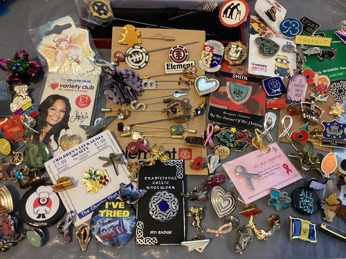 Job lot pin badges - badges,