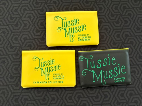 Tussie mussie button shy games - tussie,