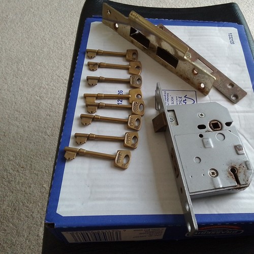 Chubb mortise lock 8 keys - lock,