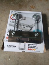 Electronic Kitchen Scale 5kg White Square Salter Aquatronic 