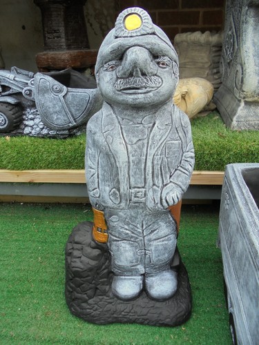 Miner concrete garden - concrete,