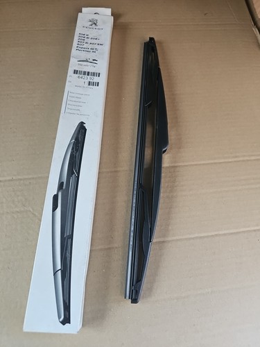 Rear windscreen wiper blade - rear,
