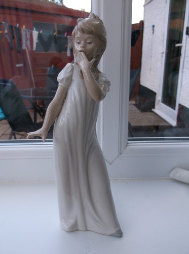 Nao lady figure large size - ,