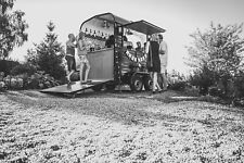 Perry and Porter Vintage Rice Horse box trailer bar hire . Read description