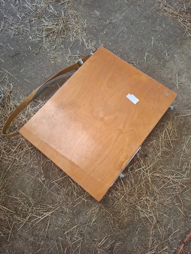 French style field easel - french,