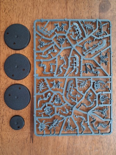 Warhammer 40k necrons - warhammer,