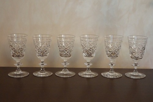 Set tudor crystal - of, cut