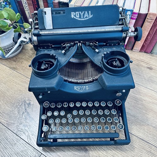 Vintage royal typewriter - vintage,