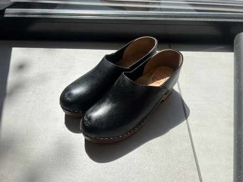 Swedish kitty clogs black - swedish, clogs,