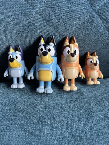 Bluey family action figures - bluey,