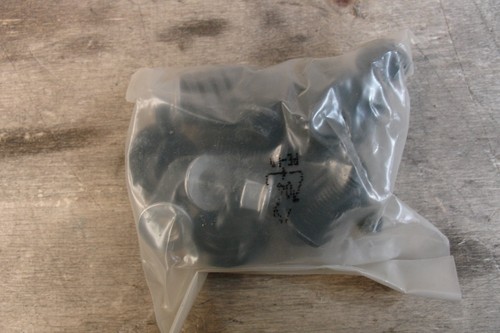 1s0898615 rear hub nut set - rear, for