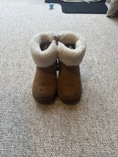 Kids UGG boots Chestnut Size 7 (EU 25) John Lewis Stunning Free P&P
