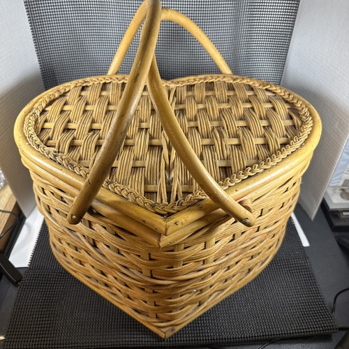 Vtg heart shaped picnic - vtg,
