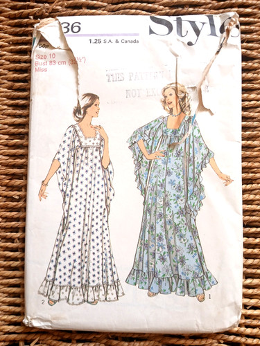 Vintage 1970s style sewing - vintage,