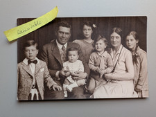 OLD PHOTO MAN WOMAN CHILDREN