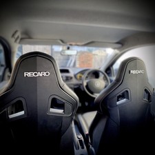 Recaro seats badge - seats,