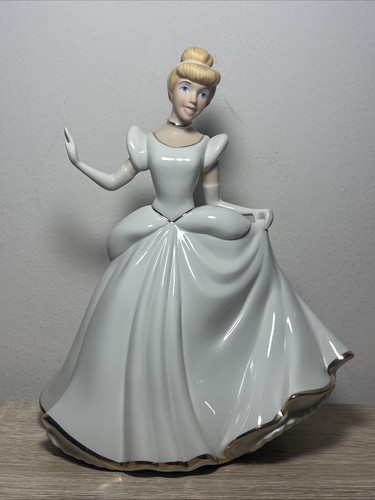 Disney showcase lenox - showcase,
