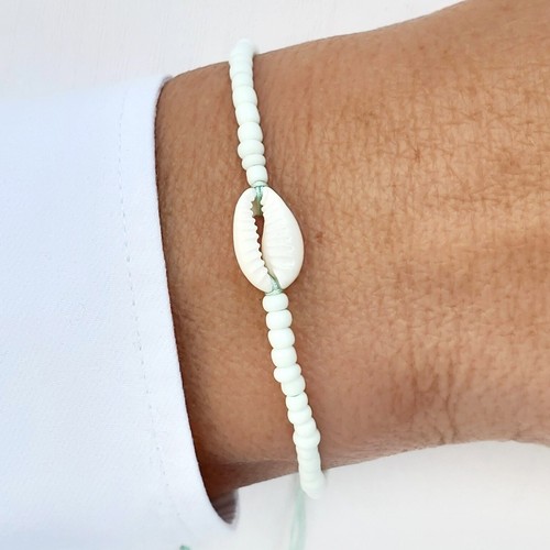 Dainty pearl shell bracelet - dainty,